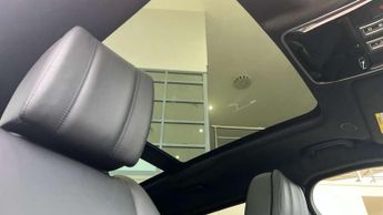 Land Rover Range Rover Velar 2.0 D200 MHEV Dynamic HSE 5dr Auto