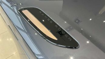 Land Rover Range Rover Velar 2.0 D200 MHEV Dynamic HSE 5dr Auto