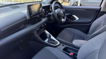Toyota Yaris 1.5 Hybrid Design 5dr CVT