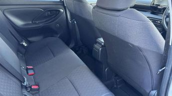 Toyota Yaris 1.5 Hybrid Design 5dr CVT