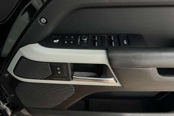 Land Rover Defender 3.0 D300 HSE 110 5dr Auto