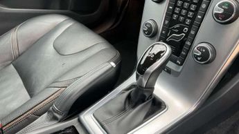 Volvo V40 Cross Country T3 [152] Cross Country Pro 5dr Geartronic