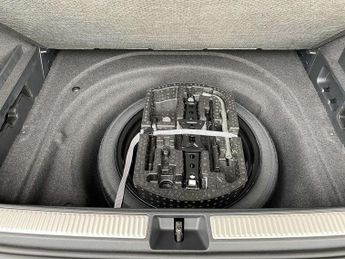 Volkswagen Passat Estate 1.5 eTSI R-Line 5dr DSG