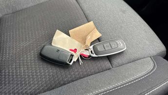 Nissan Qashqai 1.3 DiG-T MH 158 N-Connecta 5dr Xtronic