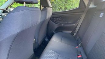 Toyota Yaris 1.5 Hybrid Design 5dr CVT