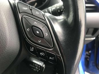 Toyota C-HR 1.8 Hybrid Dynamic 5dr CVT