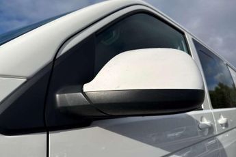 Volkswagen Transporter 2.0 TDI 150 Highline Kombi Van DSG