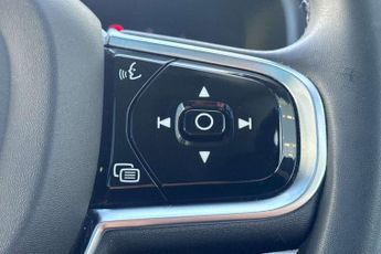 Volvo XC90 2.0 B5D [235] Plus Dark 5dr AWD Geartronic