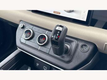 Land Rover Defender 3.0 D250 X-Dynamic SE 90 3dr Auto