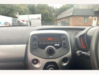 Toyota Aygo 1.0 VVT-i X-Play 5dr x-shift