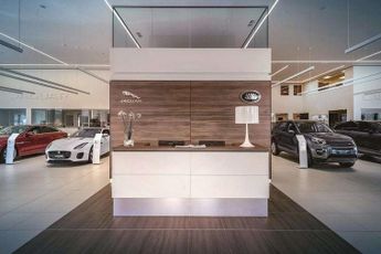 Land Rover Range Rover Velar 2.0 D200 MHEV Dynamic HSE 5dr Auto