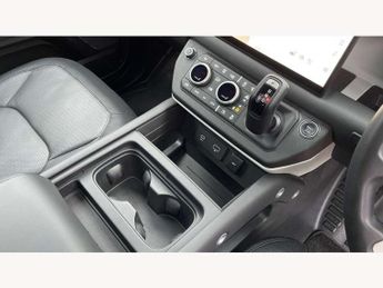 Land Rover Defender 3.0 D300 X-Dynamic HSE 110 5dr Auto