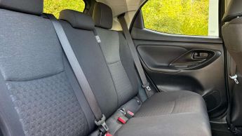 Toyota Yaris 1.5 Hybrid Design 5dr CVT