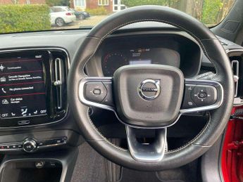 Volvo XC40 Recharge 1.5 T5 Recharge PHEV R DESIGN 5dr Auto