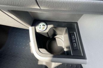 Volkswagen Transporter 2.0 TDI 150 Startline Kombi Van DSG