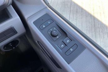 Volkswagen Transporter 2.0 TDI 150 Startline Kombi Van DSG