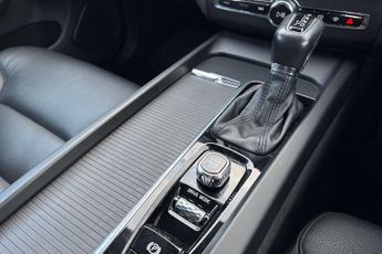 Volvo XC60 2.0 T5 [250] Momentum 5dr AWD Geartronic