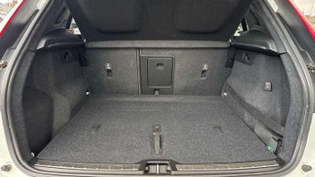 Volvo XC40 2.0 D4 [190] R DESIGN 5dr AWD Geartronic