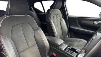 Volvo XC40 2.0 D4 [190] R DESIGN 5dr AWD Geartronic