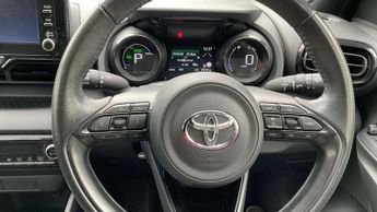 Toyota Yaris 1.5 Hybrid Launch Edition 5dr CVT