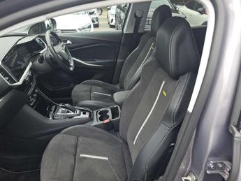 Vauxhall Grandland 1.6 Plug-in Hybrid [300] 4X4 GSe 5dr Auto
