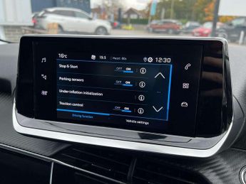 Peugeot 208 1.2 PureTech 100 Active Premium + 5dr EAT8