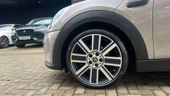 MINI Hatchback 5dr 1.5 Cooper Exclusive 5dr Auto