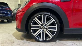 MINI Hatchback 5dr 1.5 Cooper Exclusive 5dr Auto