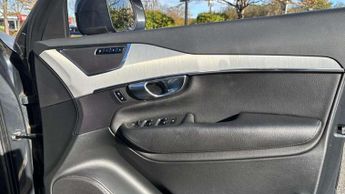 Volvo XC90 2.0 B5D [235] Momentum 5dr AWD Geartronic