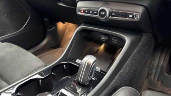 Volvo XC40 2.0 D3 R DESIGN 5dr AWD Geartronic
