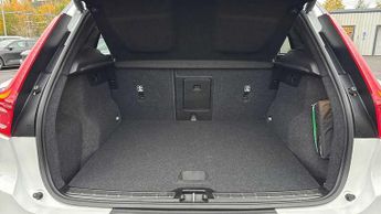 Volvo XC40 2.0 D3 R DESIGN 5dr AWD Geartronic