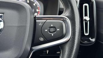 Volvo XC40 2.0 D3 R DESIGN 5dr AWD Geartronic