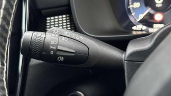 Volvo XC40 2.0 D3 R DESIGN 5dr AWD Geartronic