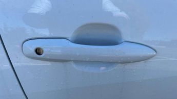 Toyota Yaris 1.5 Hybrid Design 5dr CVT