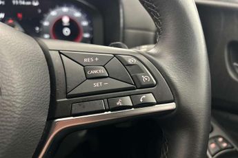 Nissan Juke 1.0 DiG-T N-Connecta 5dr DCT