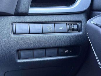 Nissan Qashqai 1.3 DiG-T MH 158 N-Connecta 5dr Xtronic