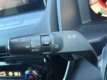 Nissan Qashqai 1.3 DiG-T MH 158 N-Connecta 5dr Xtronic