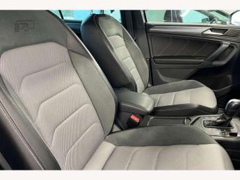 Volkswagen Tiguan 2.0 TSi 230 4Motion SEL 5dr DSG