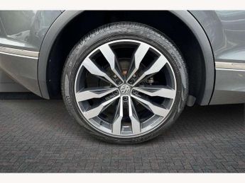 Volkswagen Tiguan 2.0 TSi 230 4Motion SEL 5dr DSG
