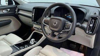 Volvo XC40 2.0 B4P Plus Dark 5dr AWD Auto