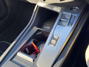 Peugeot 408 1.2 Hybrid 136 GT 5dr e-DSC6