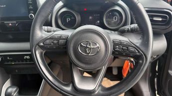 Toyota Yaris 1.5 Hybrid Design 5dr CVT