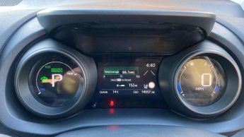 Toyota Yaris 1.5 Hybrid Design 5dr CVT