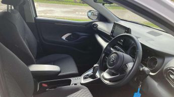 Toyota Yaris 1.5 Hybrid Design 5dr CVT
