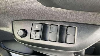 Toyota Yaris 1.5 Hybrid Design 5dr CVT