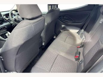 Toyota Yaris 1.5 Hybrid Design 5dr CVT