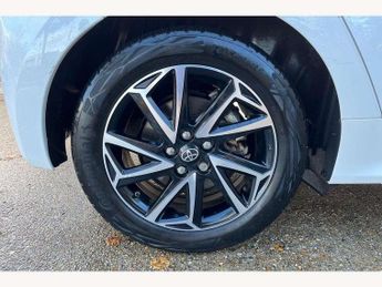 Toyota Yaris 1.5 Hybrid Design 5dr CVT