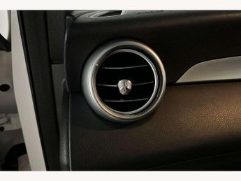 Mercedes-Benz GLC GLC 300 4Matic AMG Line 5dr 9G-Tronic