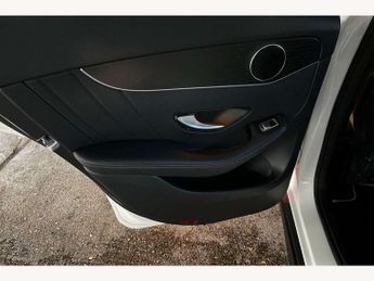 Mercedes-Benz GLC GLC 300 4Matic AMG Line 5dr 9G-Tronic