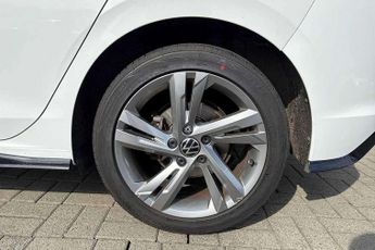 Volkswagen Golf 1.5 eTSI 150 R-Line 5dr DSG